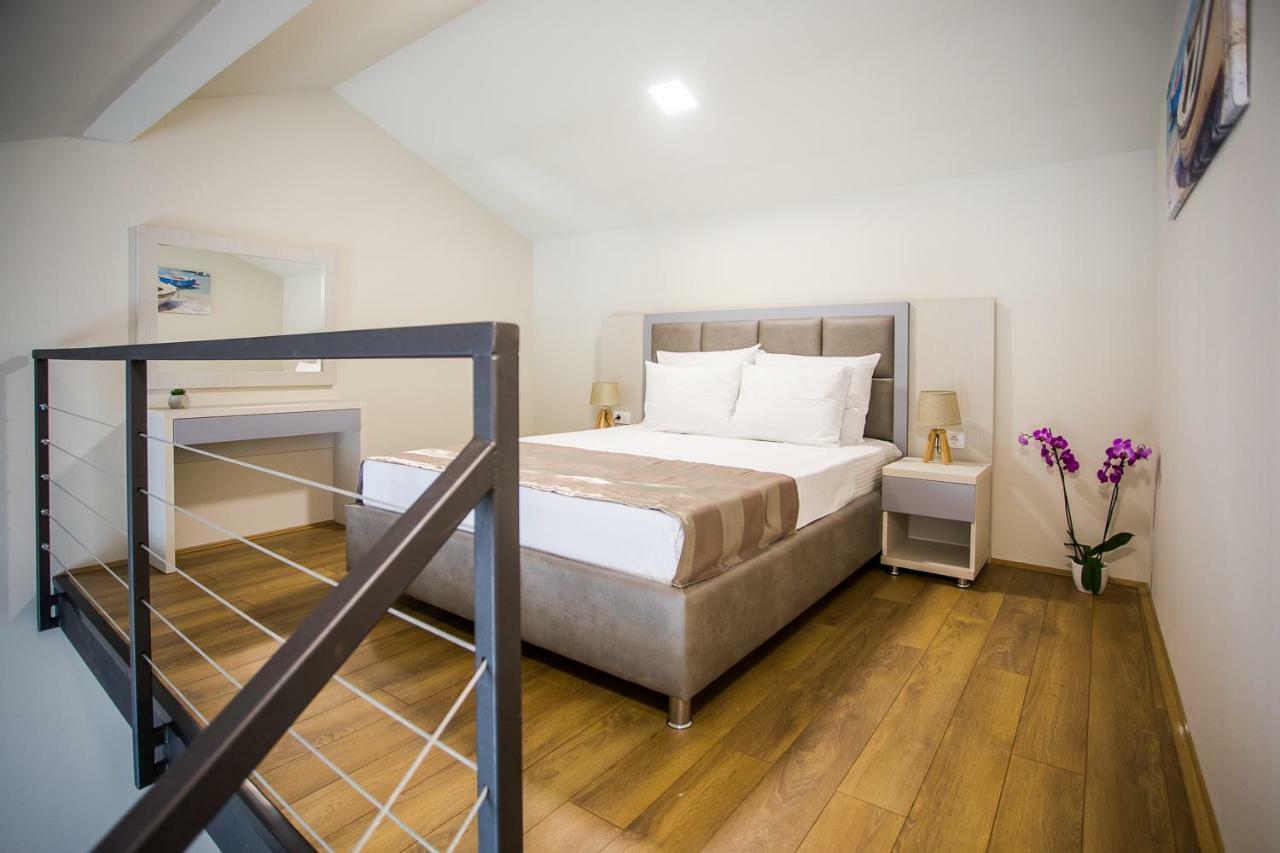 Hotel Olimpija Plus Херцег-Нови Экстерьер фото