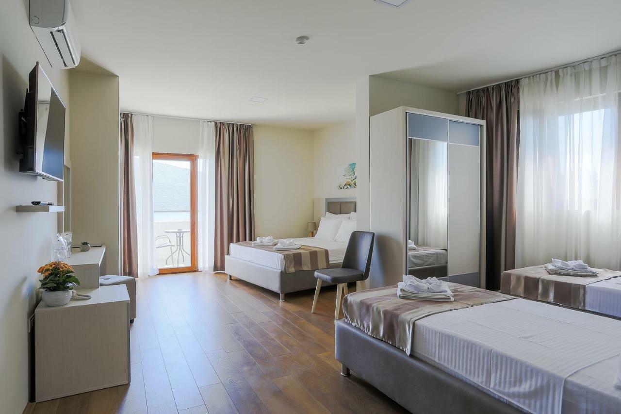 Hotel Olimpija Plus Херцег-Нови Экстерьер фото